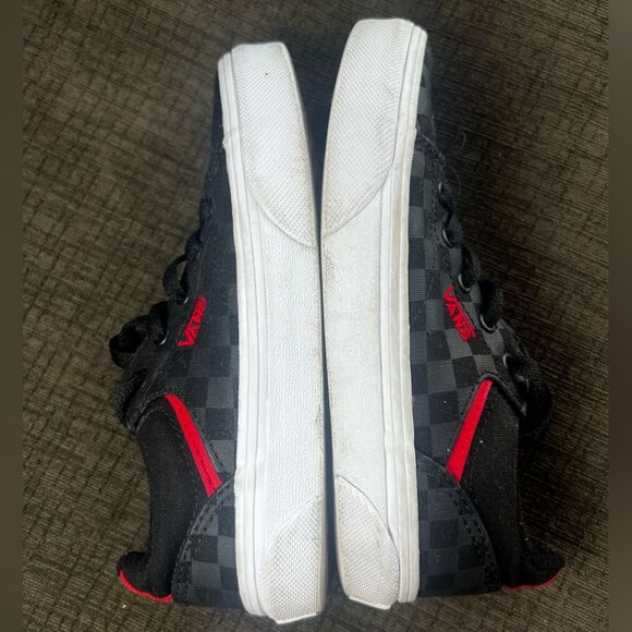 Vans Youth Sheldan Checkerboard Black and Red Sneakers  Skateboarding  Size  13 - Picture 7 of 10